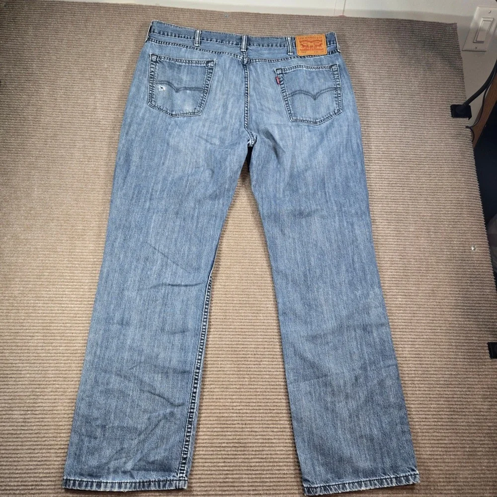 Levi's Men 38x32 Light Wash 514 Straight Fit Denim Jeans